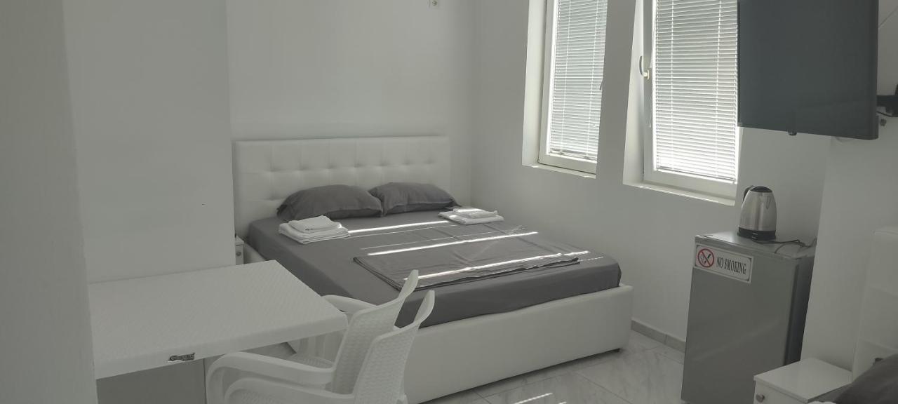 Golem Apartment Luaran gambar