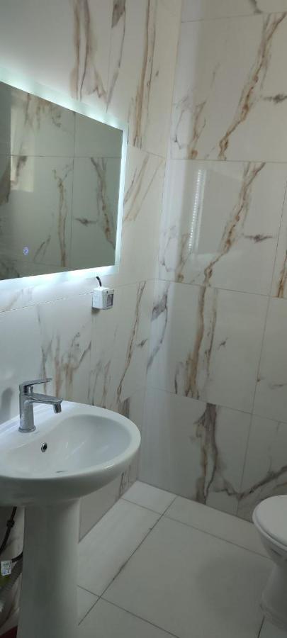 Golem Apartment Luaran gambar