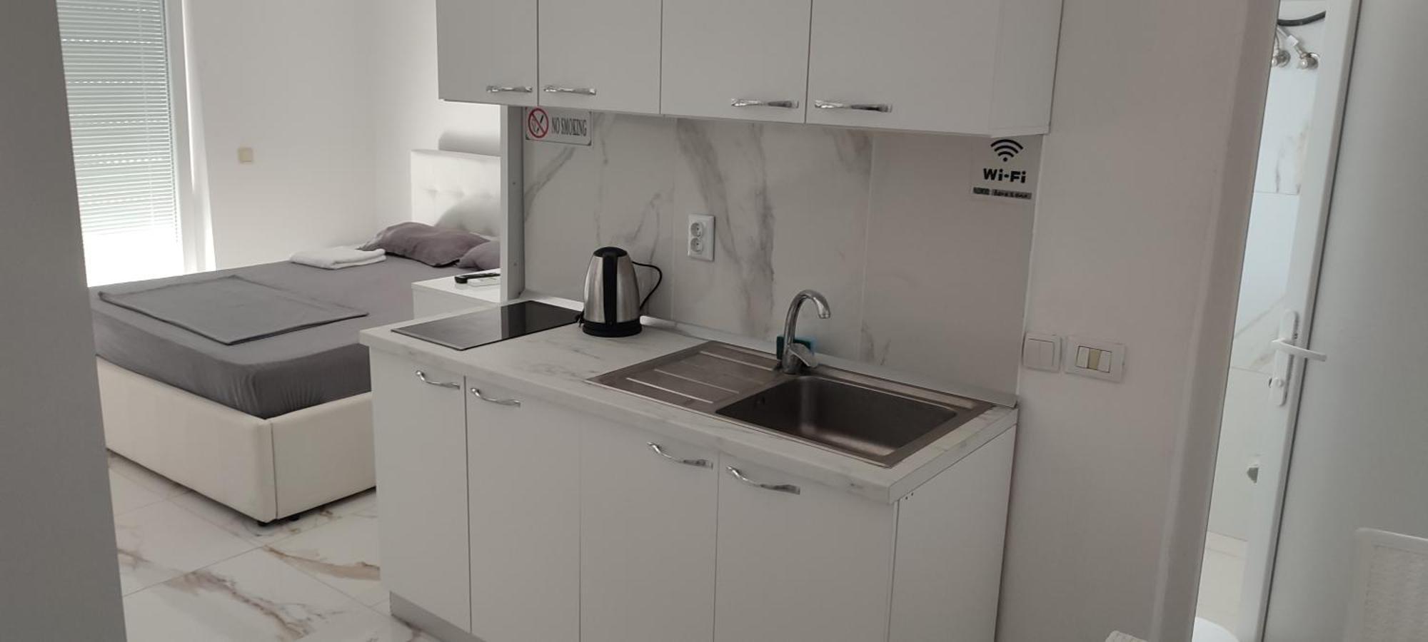 Golem Apartment Luaran gambar