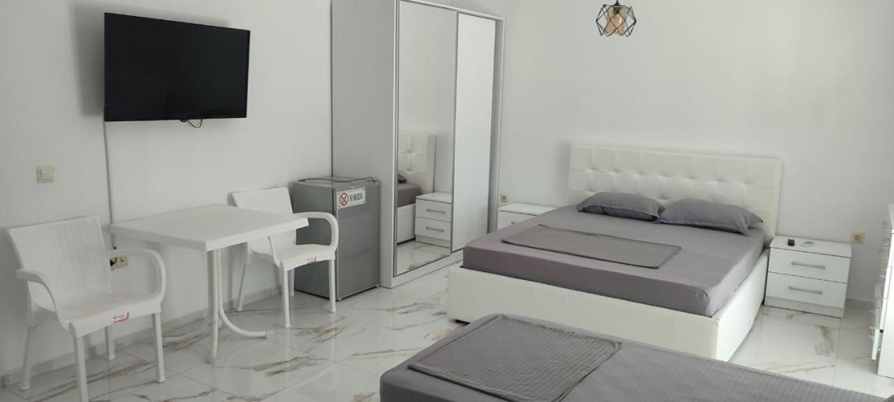 Golem Apartment Luaran gambar