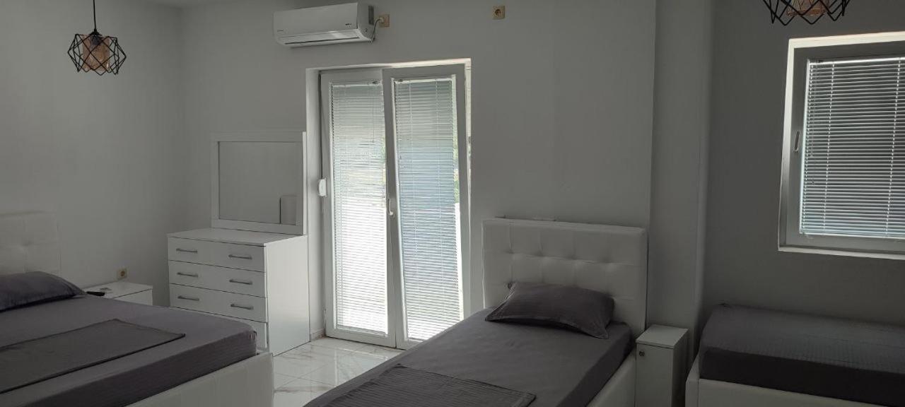 Golem Apartment Luaran gambar