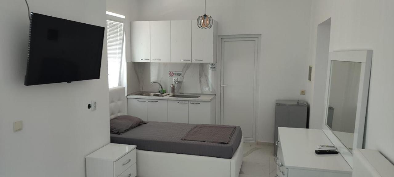 Golem Apartment Luaran gambar