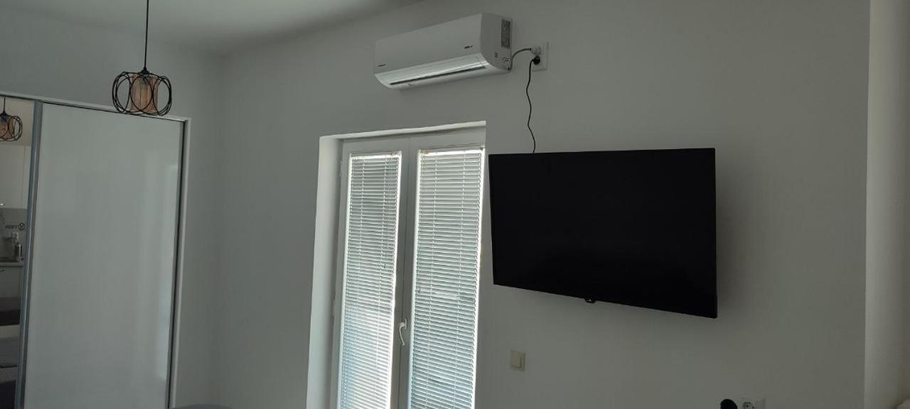 Golem Apartment Luaran gambar